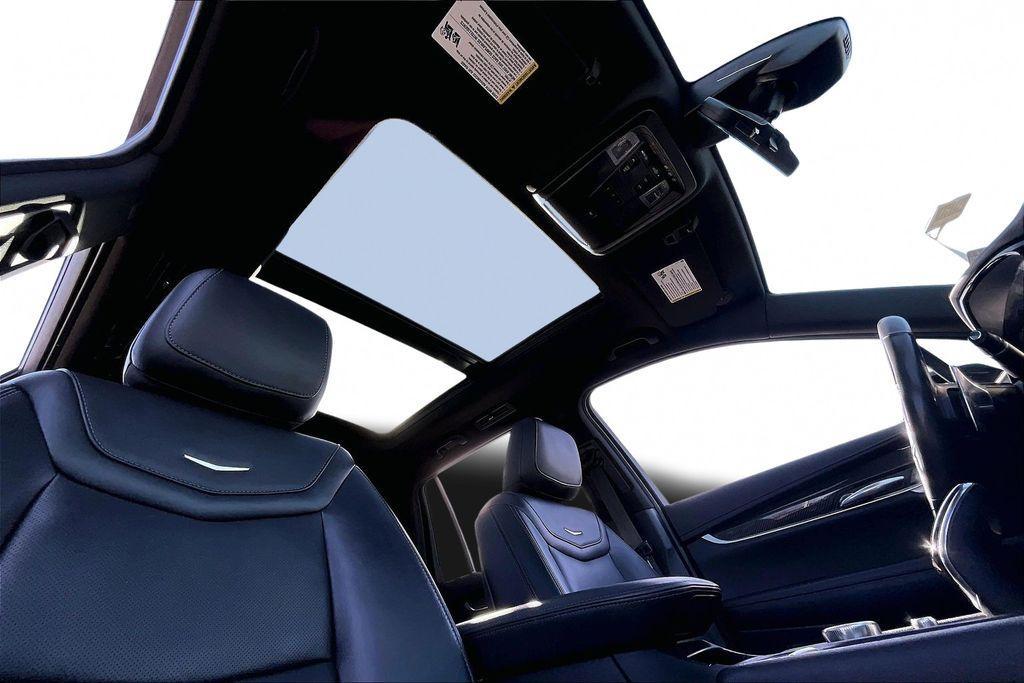 used 2023 Cadillac XT6 car, priced at $37,044