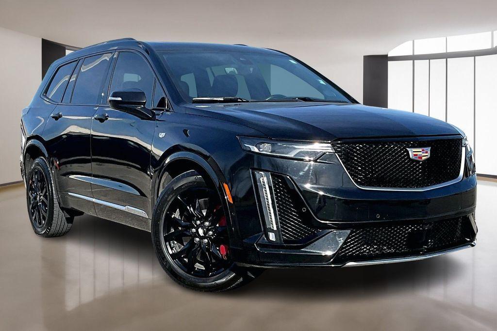 used 2023 Cadillac XT6 car, priced at $37,044