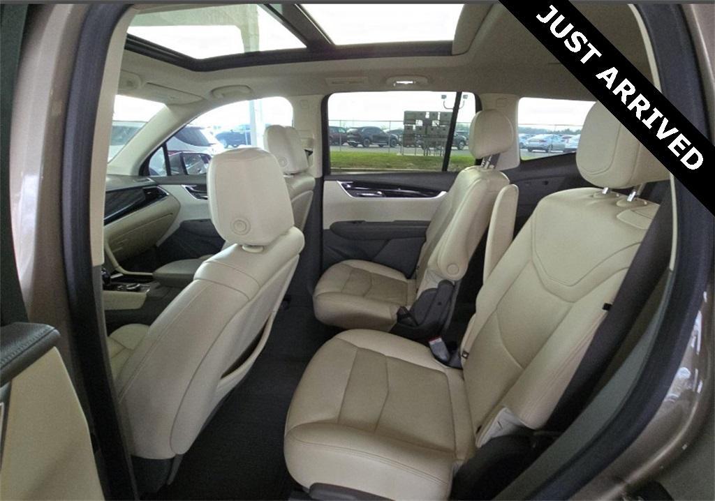 used 2022 Cadillac XT6 car, priced at $35,227