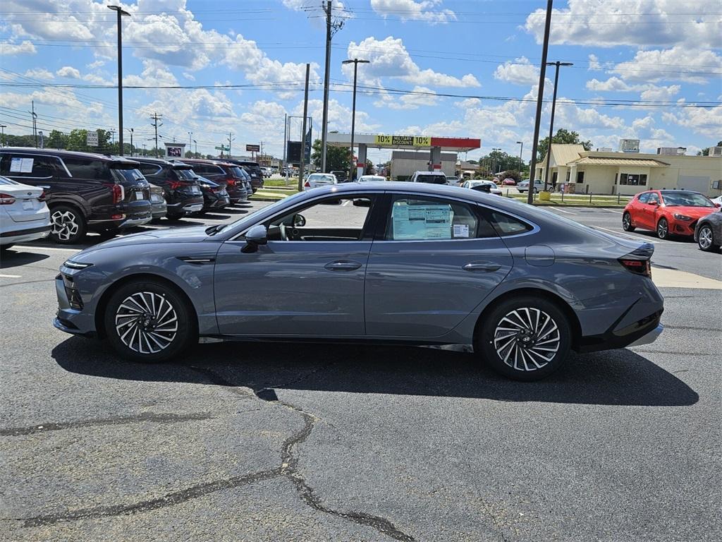 new 2025 Hyundai Sonata Hybrid car, priced at $29,649