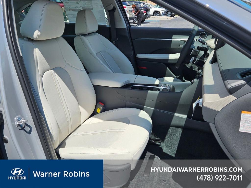 new 2025 Hyundai Sonata Hybrid car, priced at $26,998