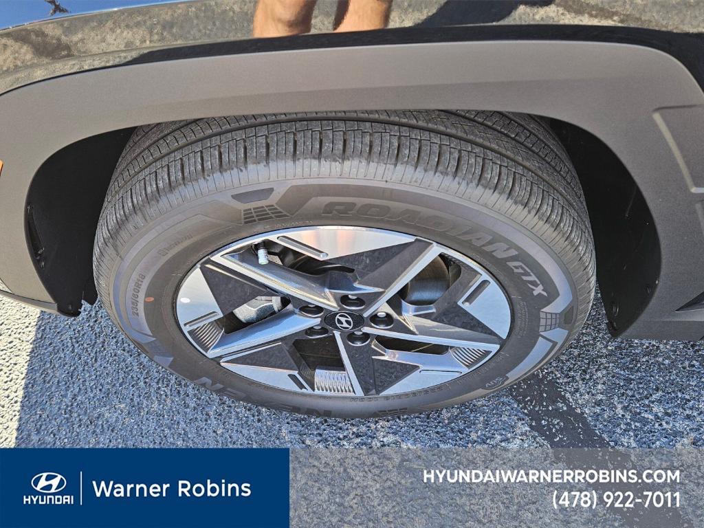 new 2025 Hyundai TUCSON Hybrid car, priced at $30,996