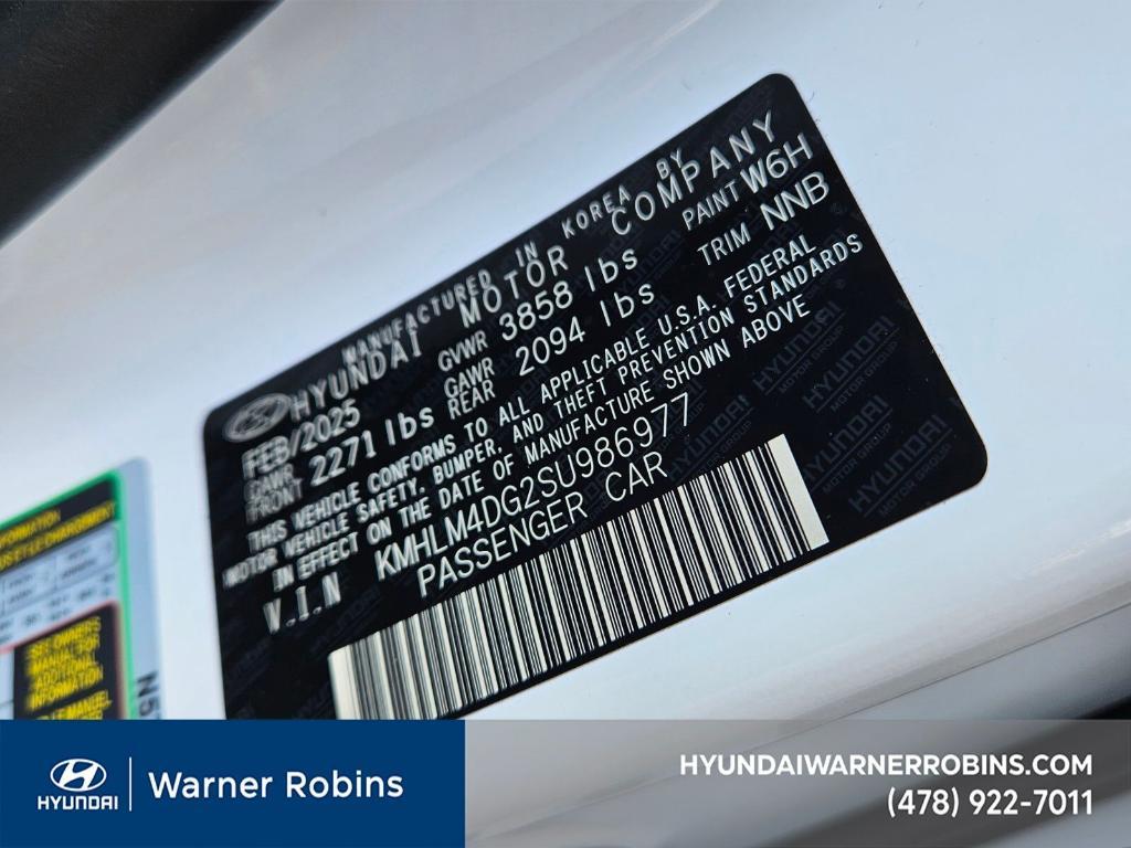 new 2025 Hyundai Elantra car, priced at $21,995