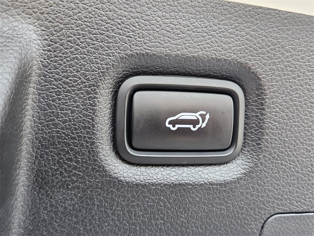 used 2023 Hyundai Santa Fe car, priced at $19,520