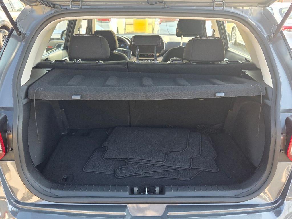 used 2025 Hyundai Venue car, priced at $18,320