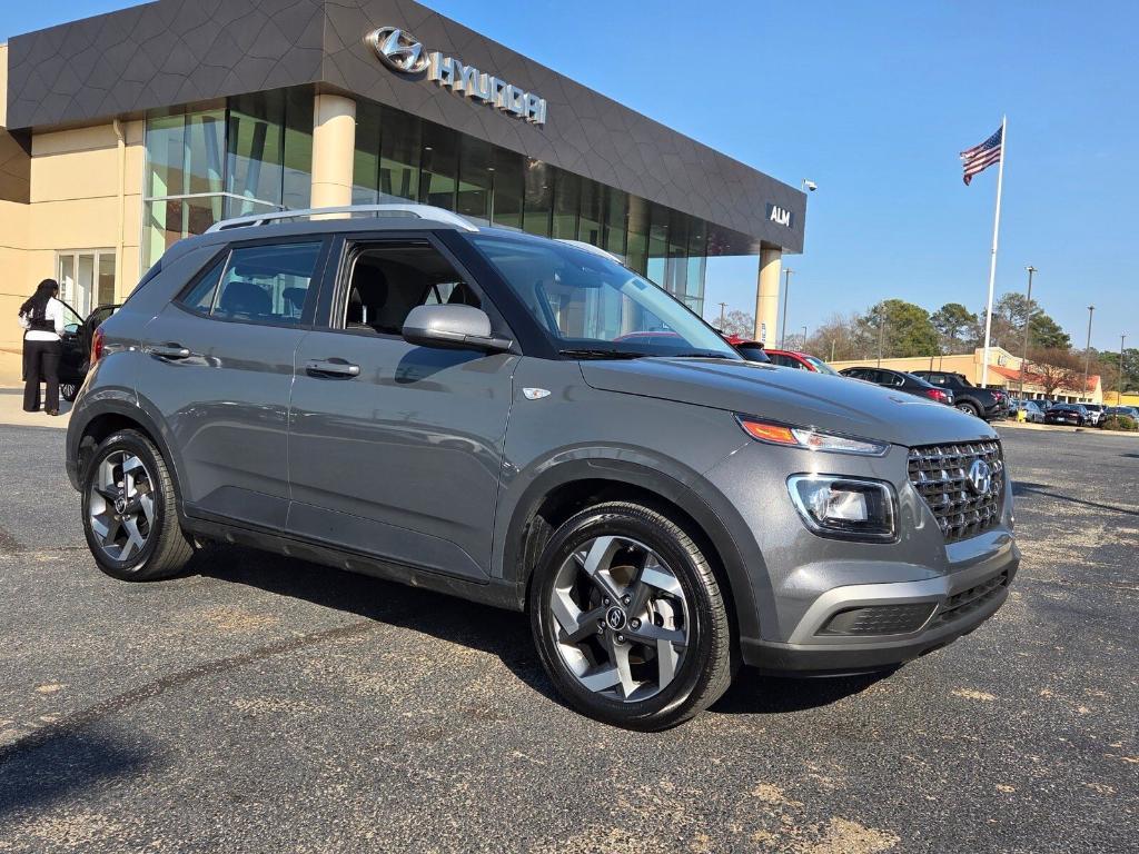 used 2025 Hyundai Venue car, priced at $17,120