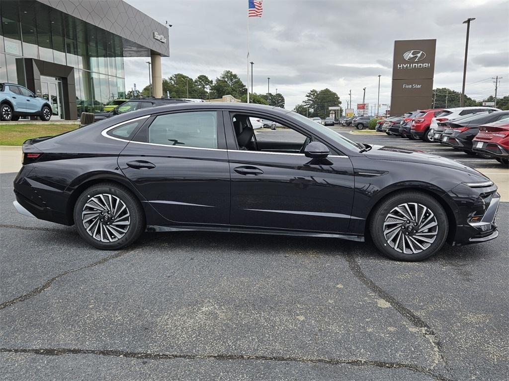 new 2025 Hyundai Sonata Hybrid car, priced at $35,908