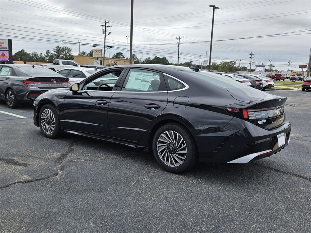new 2025 Hyundai Sonata Hybrid car, priced at $35,908