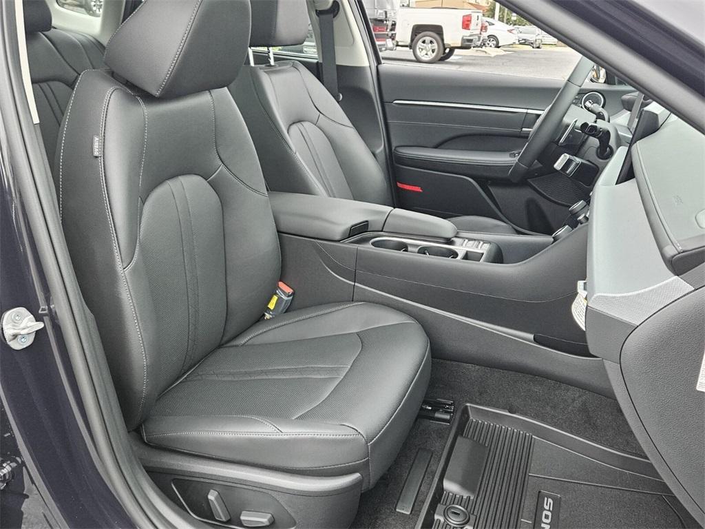 new 2025 Hyundai Sonata Hybrid car, priced at $35,908