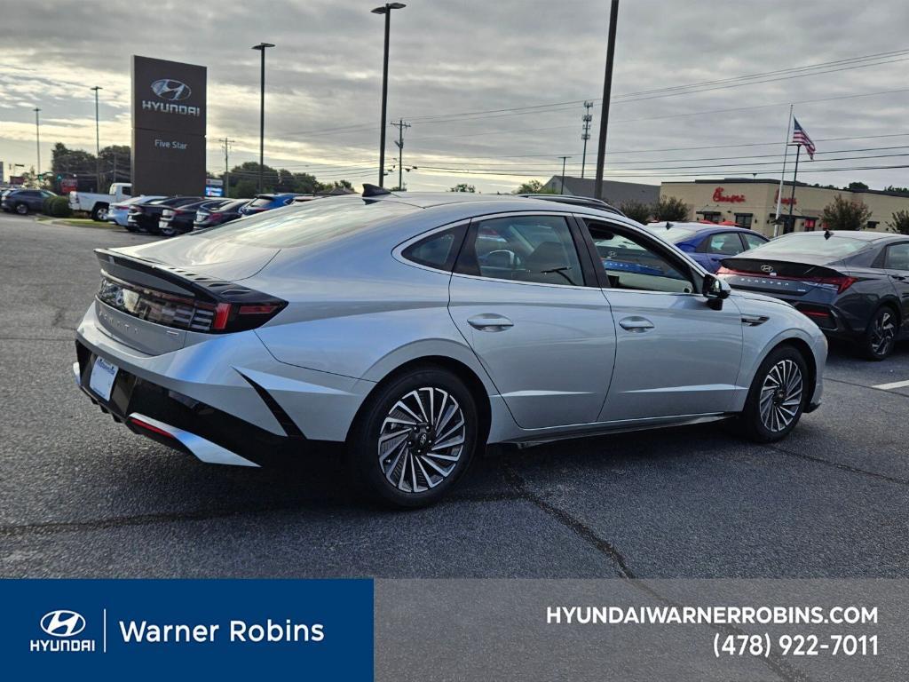 new 2025 Hyundai Sonata Hybrid car, priced at $26,995