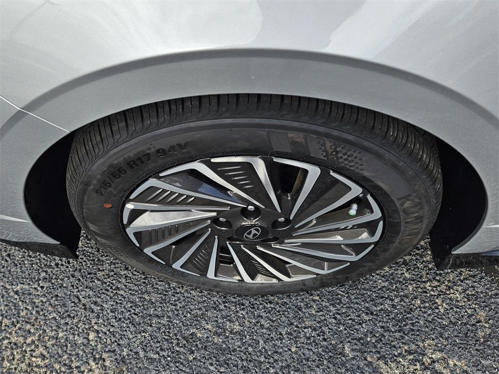 new 2025 Hyundai Sonata Hybrid car, priced at $29,660