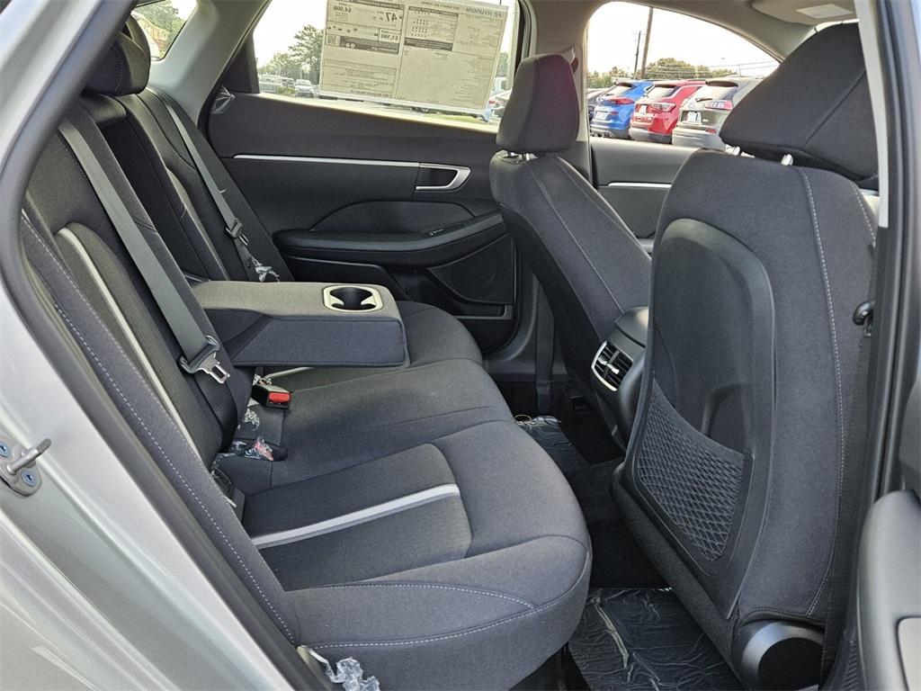 new 2025 Hyundai Sonata Hybrid car, priced at $29,660