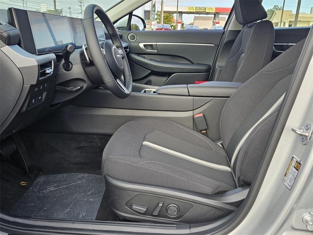 new 2025 Hyundai Sonata Hybrid car, priced at $29,660