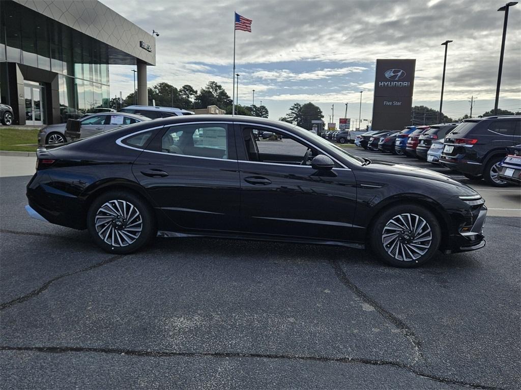 new 2025 Hyundai Sonata Hybrid car, priced at $29,649
