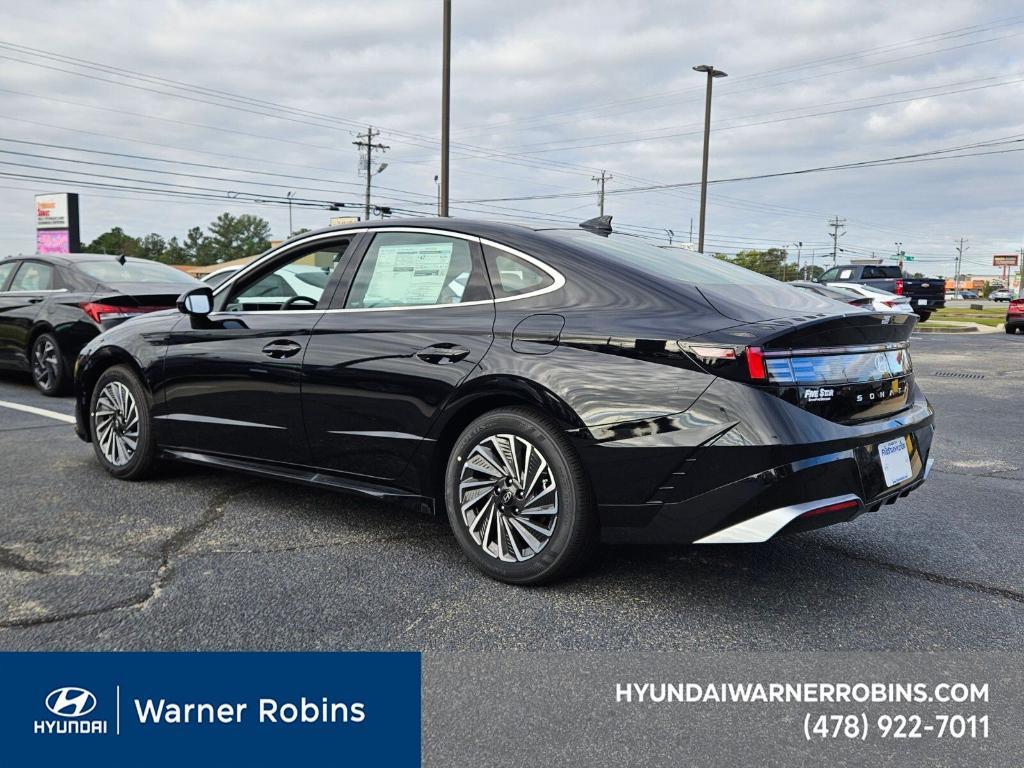 new 2025 Hyundai Sonata Hybrid car, priced at $26,895