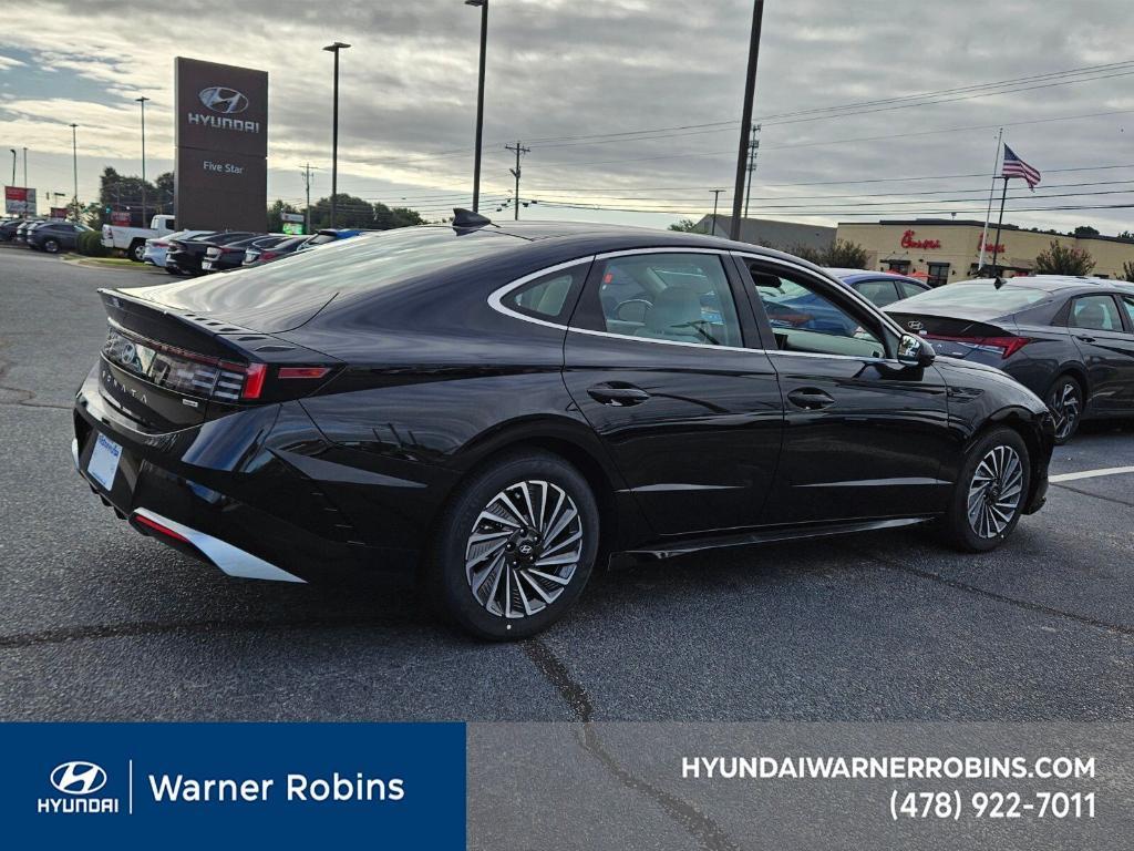 new 2025 Hyundai Sonata Hybrid car, priced at $26,895