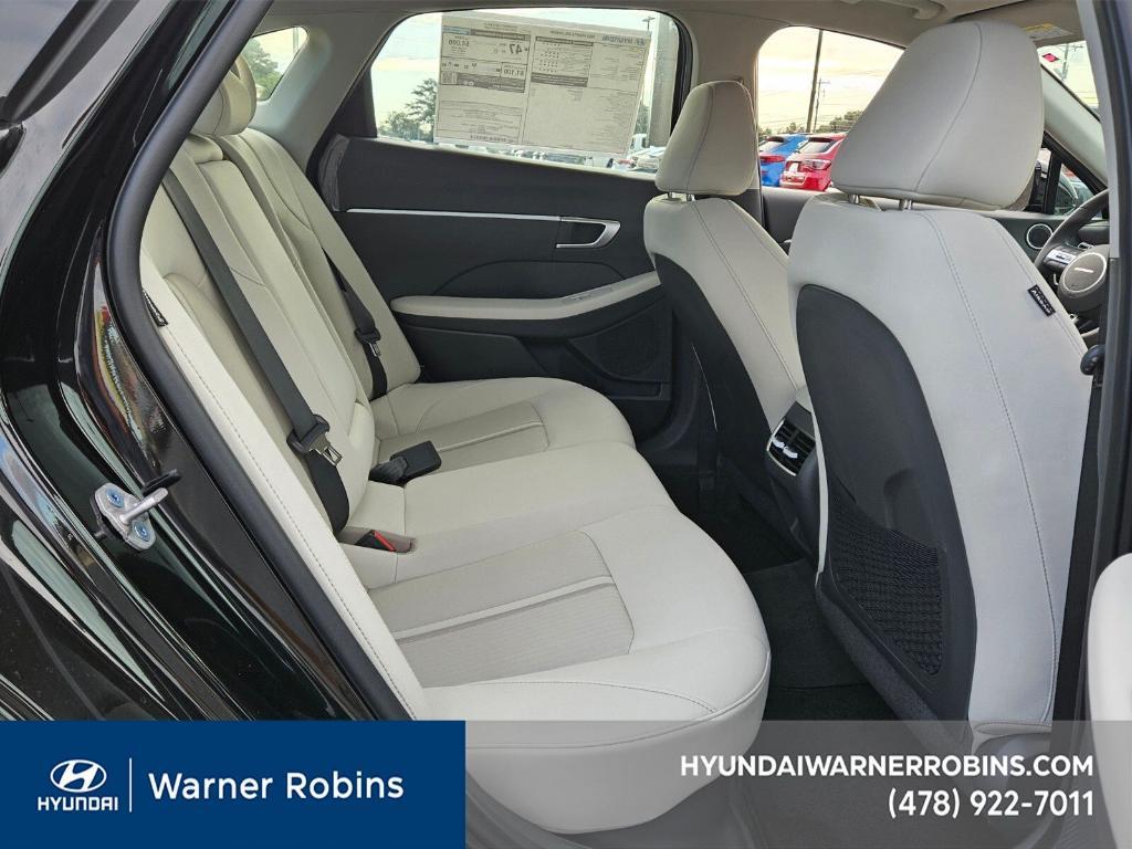 new 2025 Hyundai Sonata Hybrid car, priced at $26,895