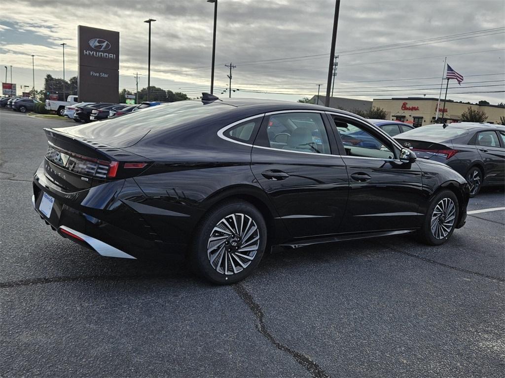 new 2025 Hyundai Sonata Hybrid car, priced at $29,649