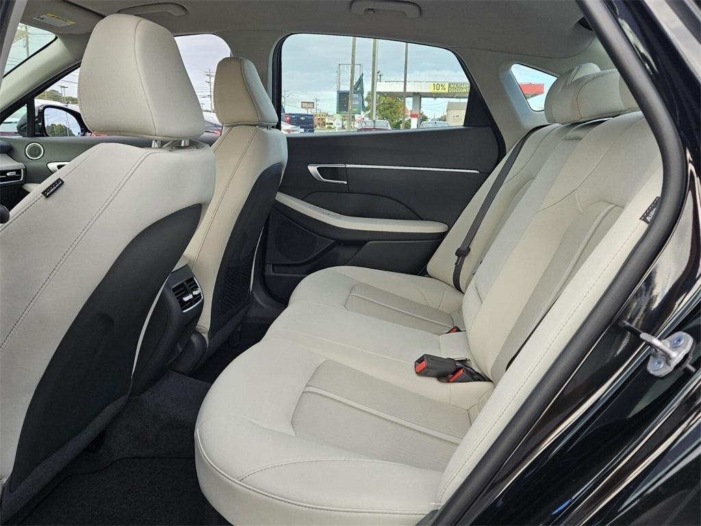 new 2025 Hyundai Sonata Hybrid car, priced at $29,649