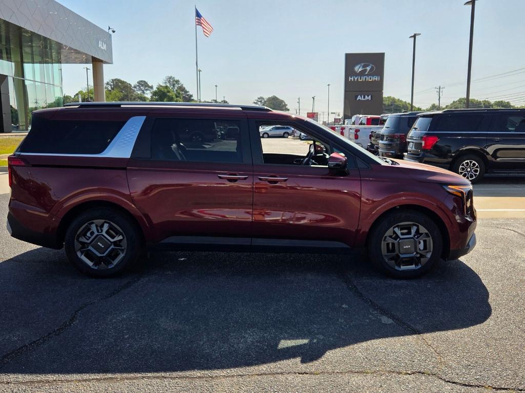 used 2025 Kia Carnival Hybrid car, priced at $35,260