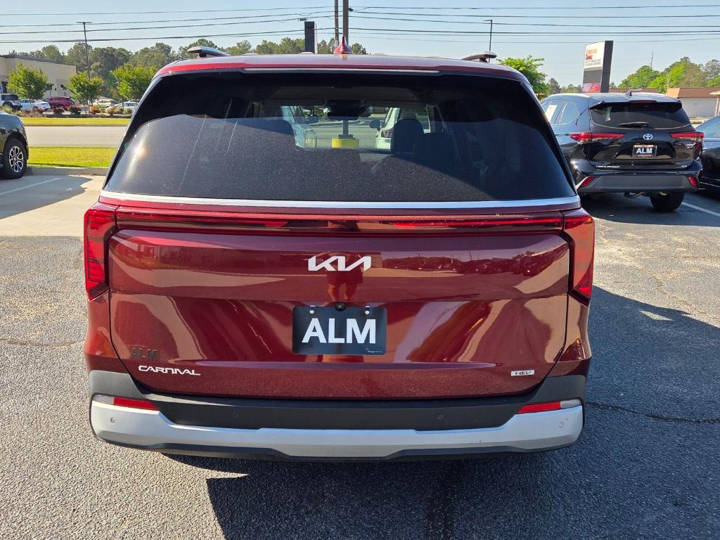 used 2025 Kia Carnival Hybrid car, priced at $35,260