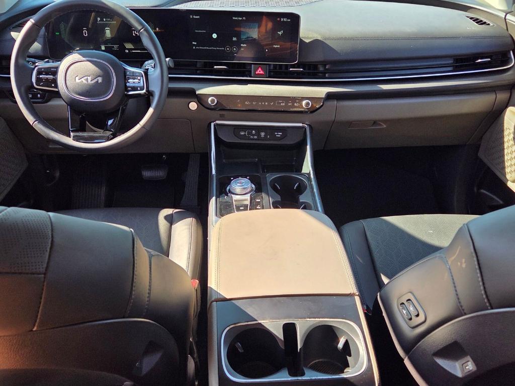 used 2025 Kia Carnival Hybrid car, priced at $35,260