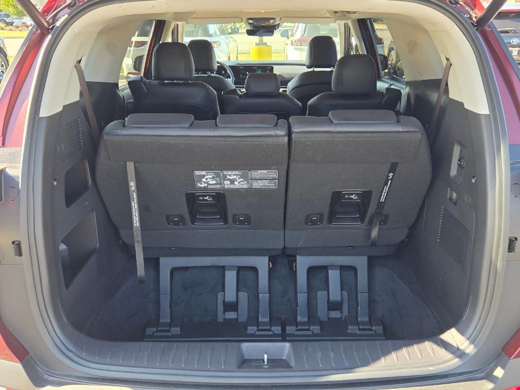 used 2025 Kia Carnival Hybrid car, priced at $35,260