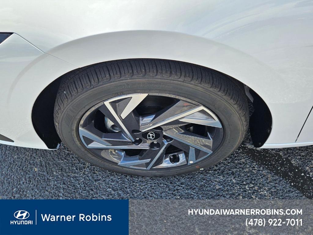 new 2025 Hyundai Elantra car, priced at $21,996