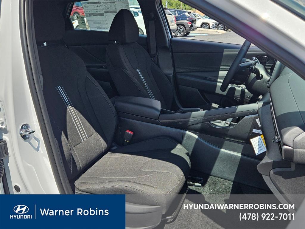 new 2025 Hyundai Elantra car, priced at $21,996