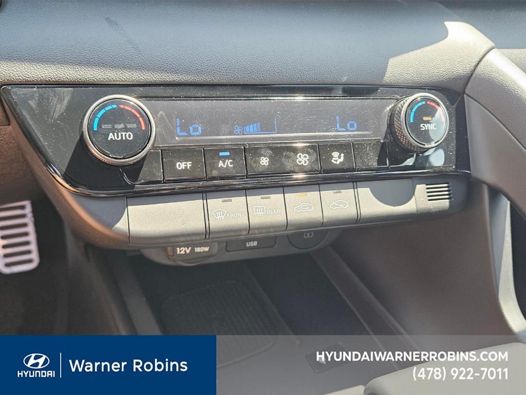 new 2025 Hyundai Elantra car, priced at $21,996