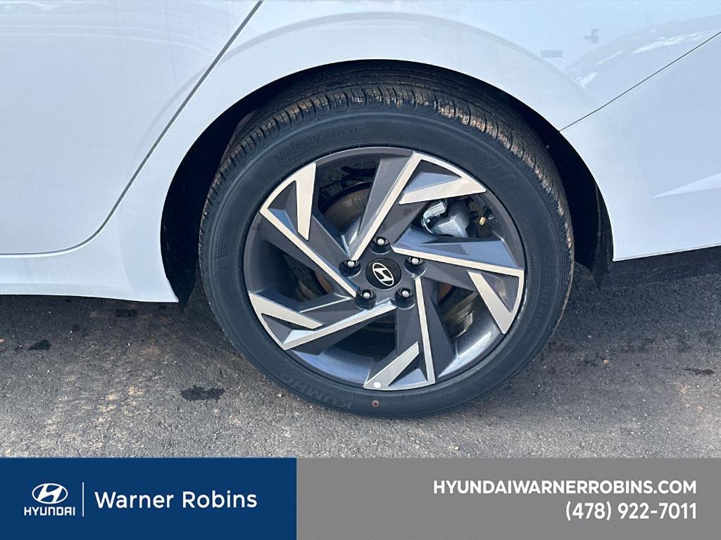 new 2025 Hyundai Elantra car, priced at $24,692