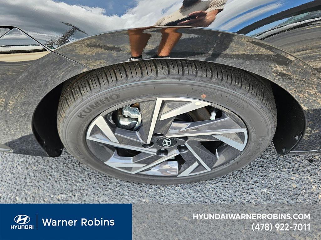 new 2025 Hyundai Elantra car, priced at $21,145