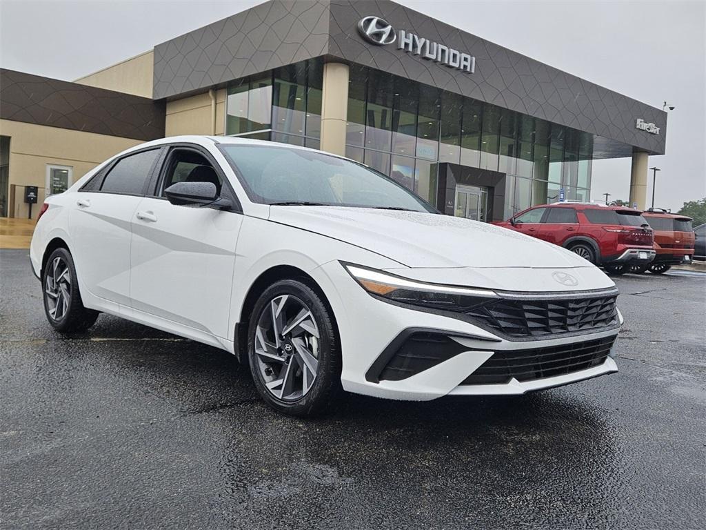 new 2025 Hyundai Elantra car, priced at $21,986