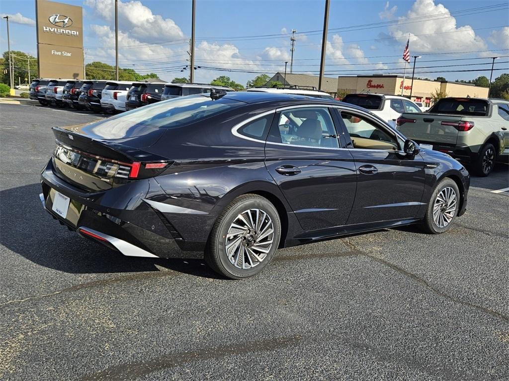 new 2025 Hyundai Sonata Hybrid car, priced at $35,550