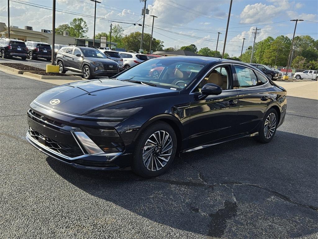 new 2025 Hyundai Sonata Hybrid car, priced at $35,550