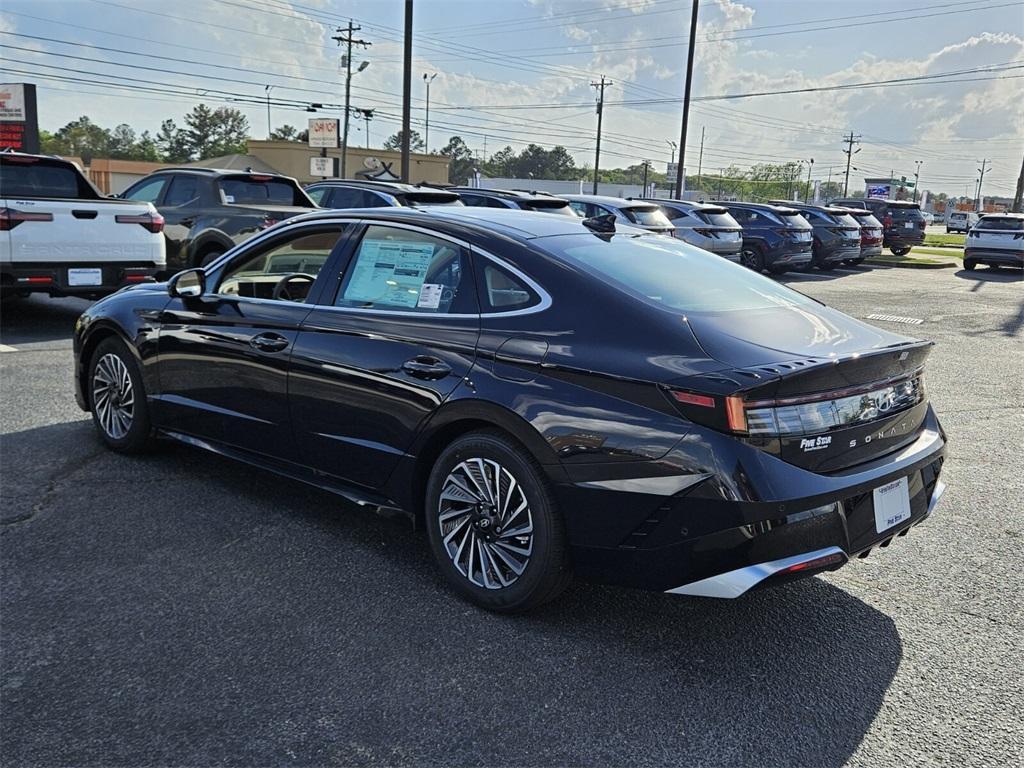 new 2025 Hyundai Sonata Hybrid car, priced at $35,550