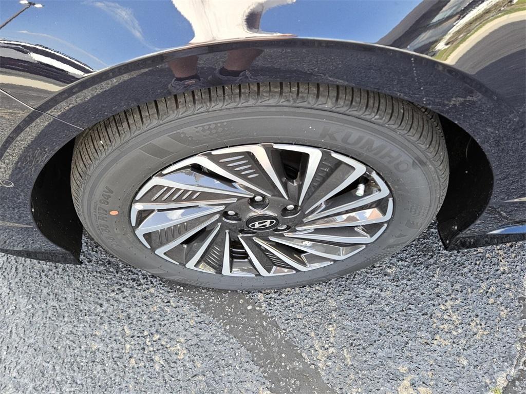 new 2025 Hyundai Sonata Hybrid car, priced at $35,550