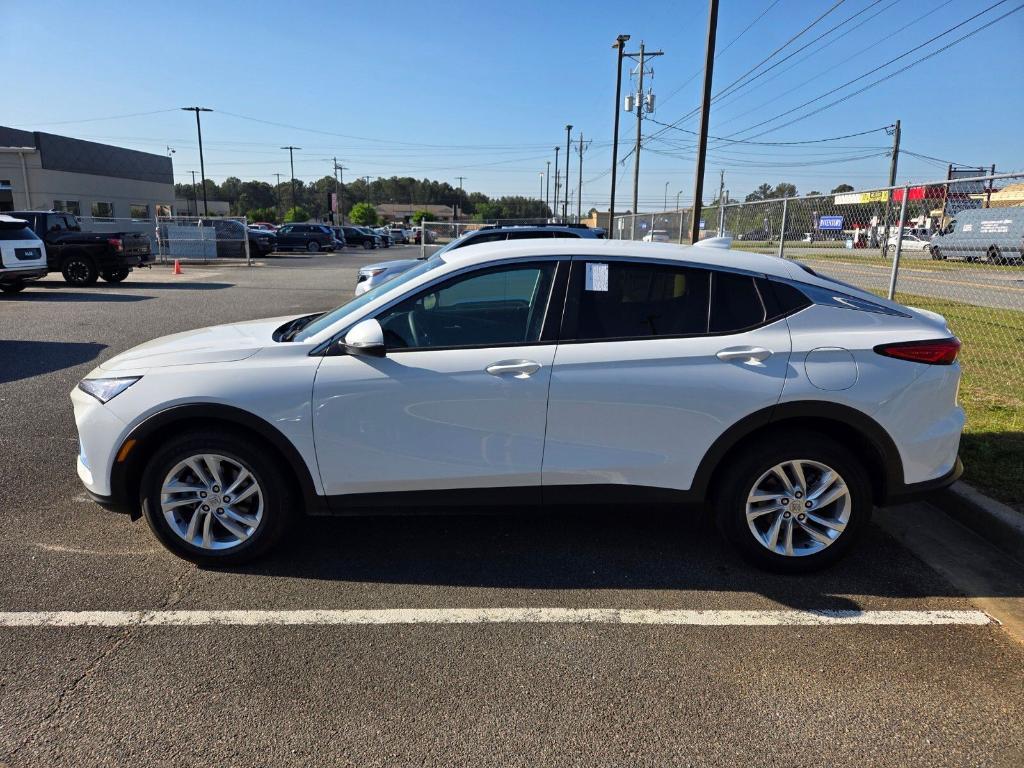used 2025 Buick Envista car, priced at $21,020