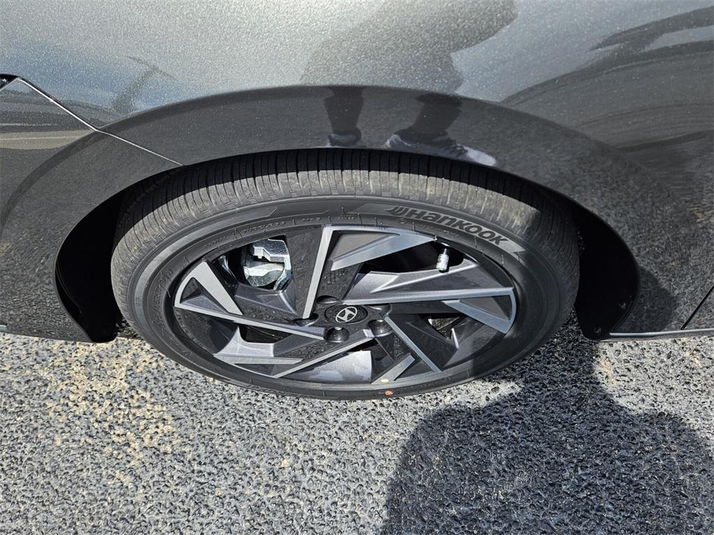 new 2025 Hyundai ELANTRA HEV car, priced at $23,995