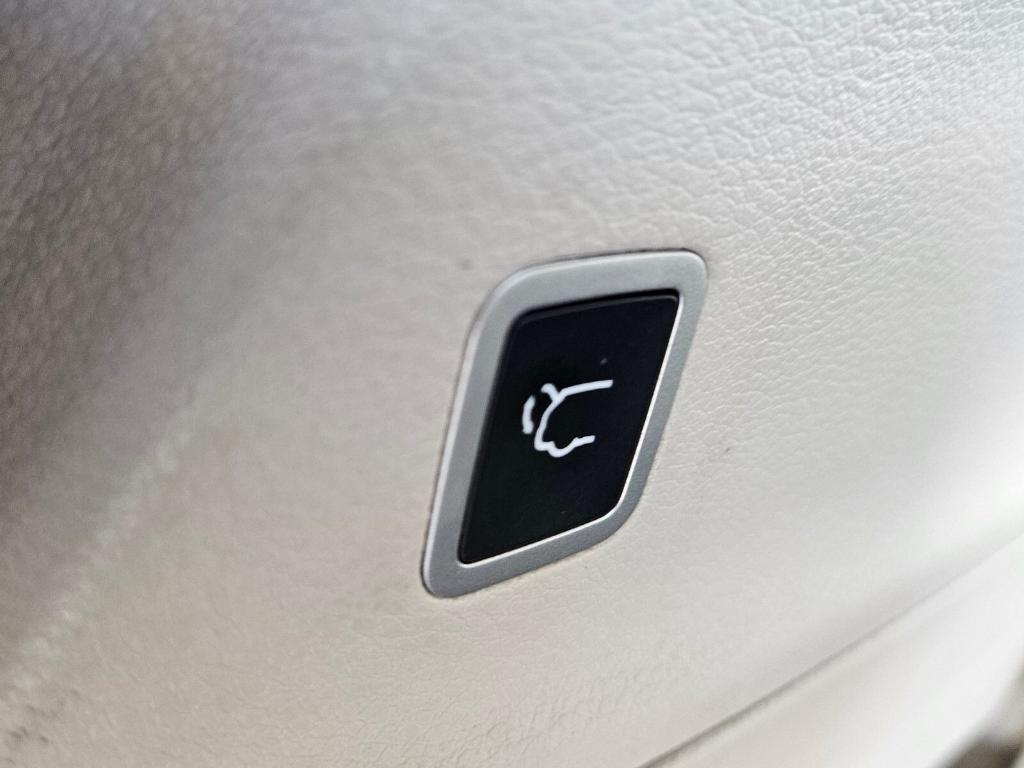 used 2023 Chrysler Pacifica car, priced at $22,020