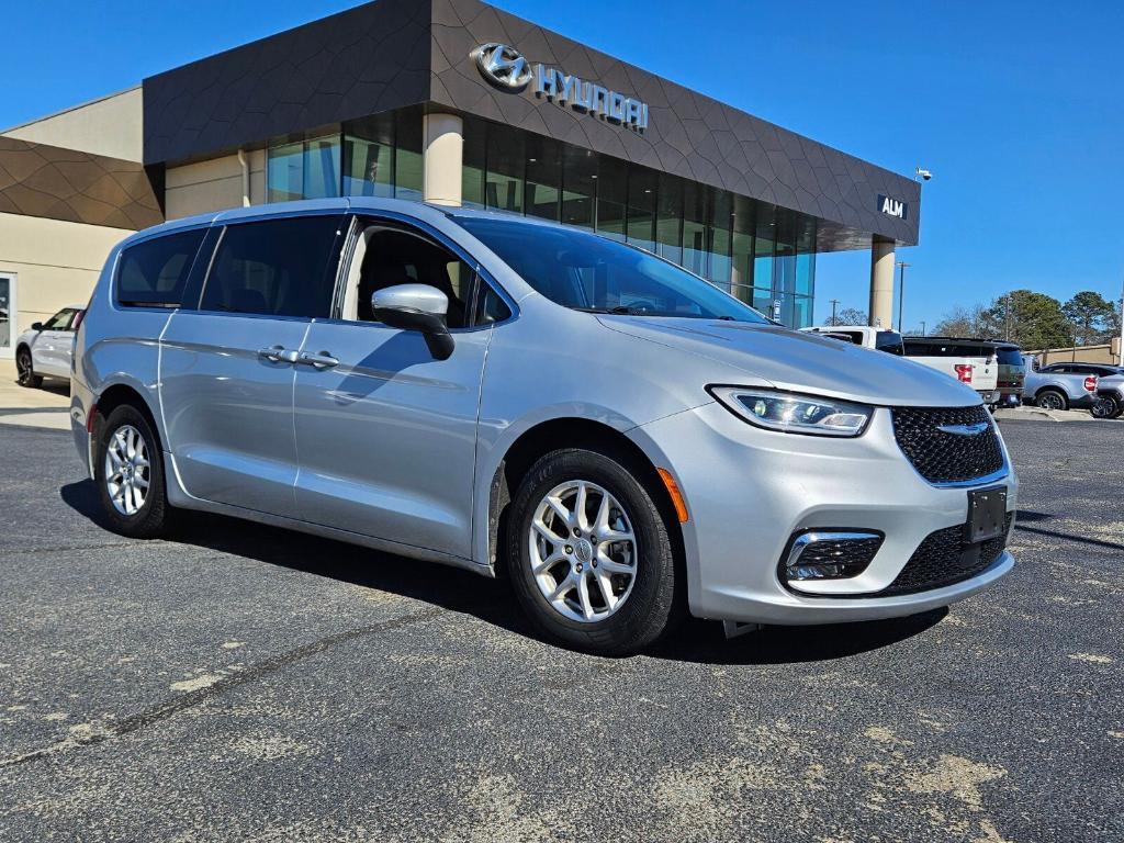 used 2023 Chrysler Pacifica car, priced at $22,020