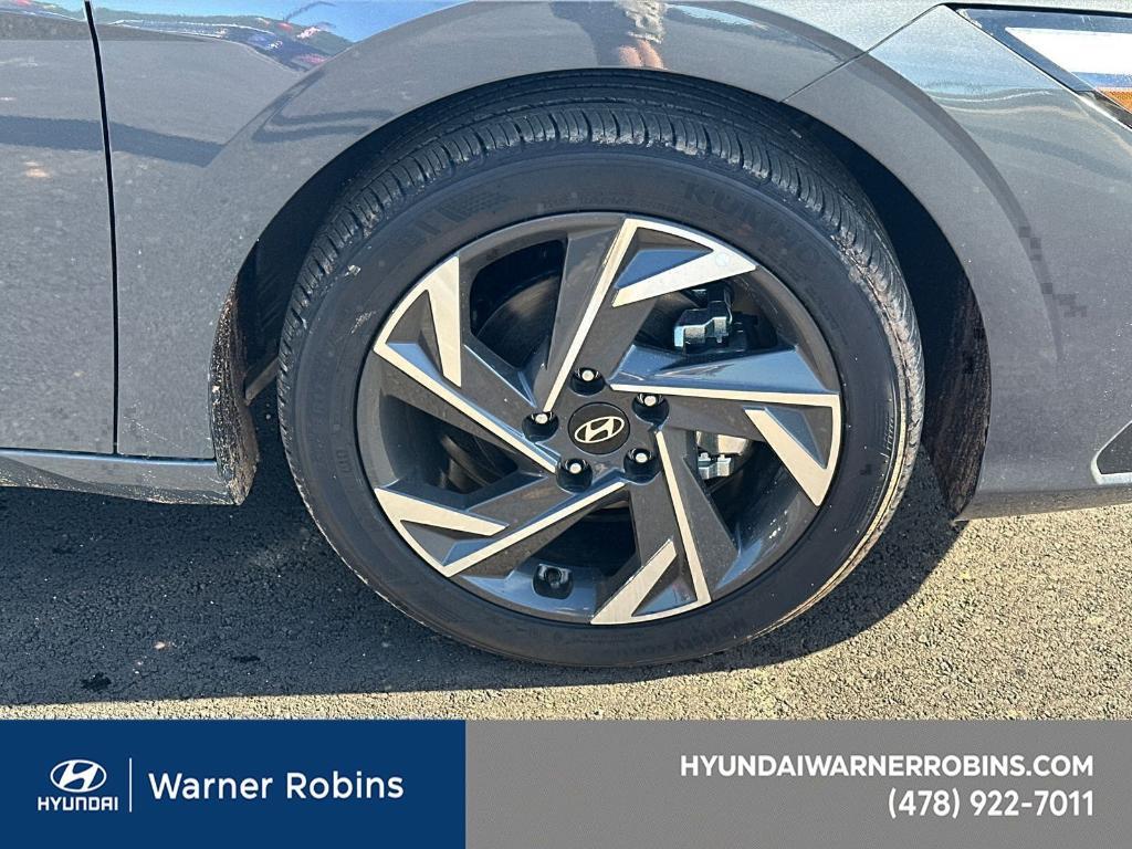 new 2025 Hyundai Elantra car, priced at $24,246