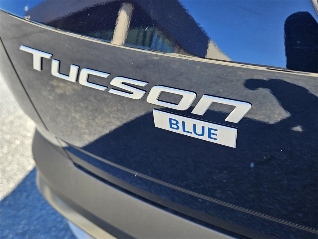 new 2025 Hyundai TUCSON Hybrid car, priced at $31,061