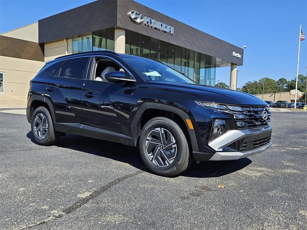 new 2025 Hyundai TUCSON Hybrid car, priced at $31,061
