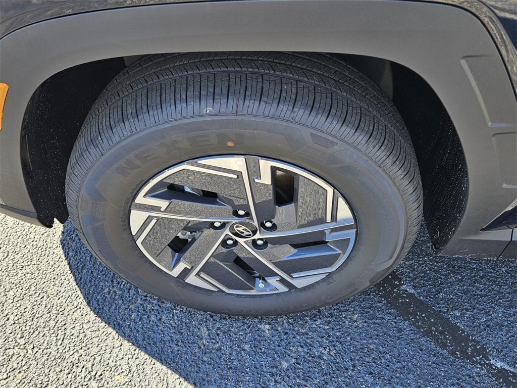 new 2025 Hyundai TUCSON Hybrid car, priced at $31,061