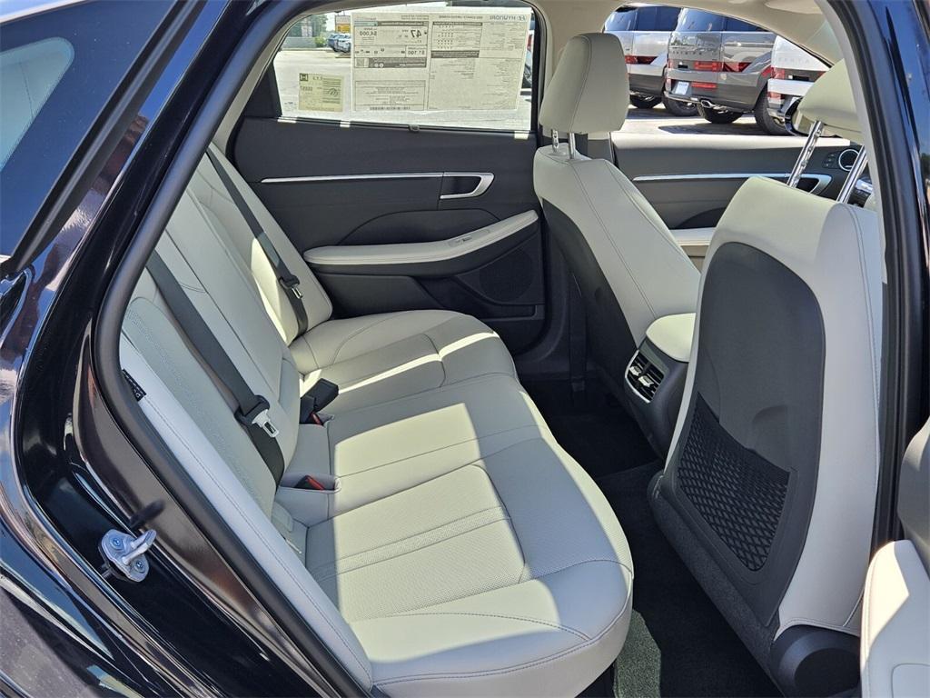 new 2025 Hyundai Sonata Hybrid car, priced at $35,703