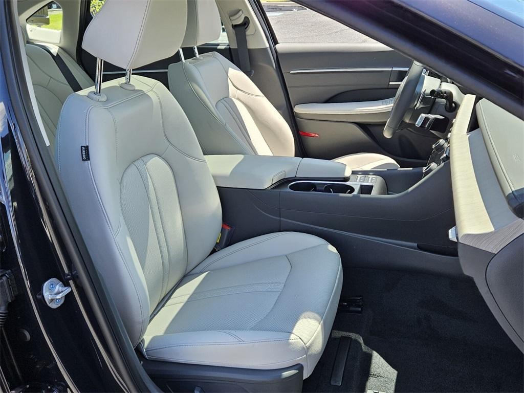 new 2025 Hyundai Sonata Hybrid car, priced at $35,703