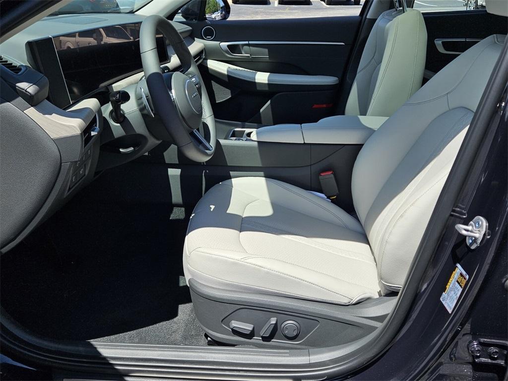 new 2025 Hyundai Sonata Hybrid car, priced at $35,703