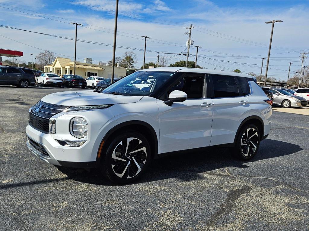used 2024 Mitsubishi Outlander car, priced at $20,420