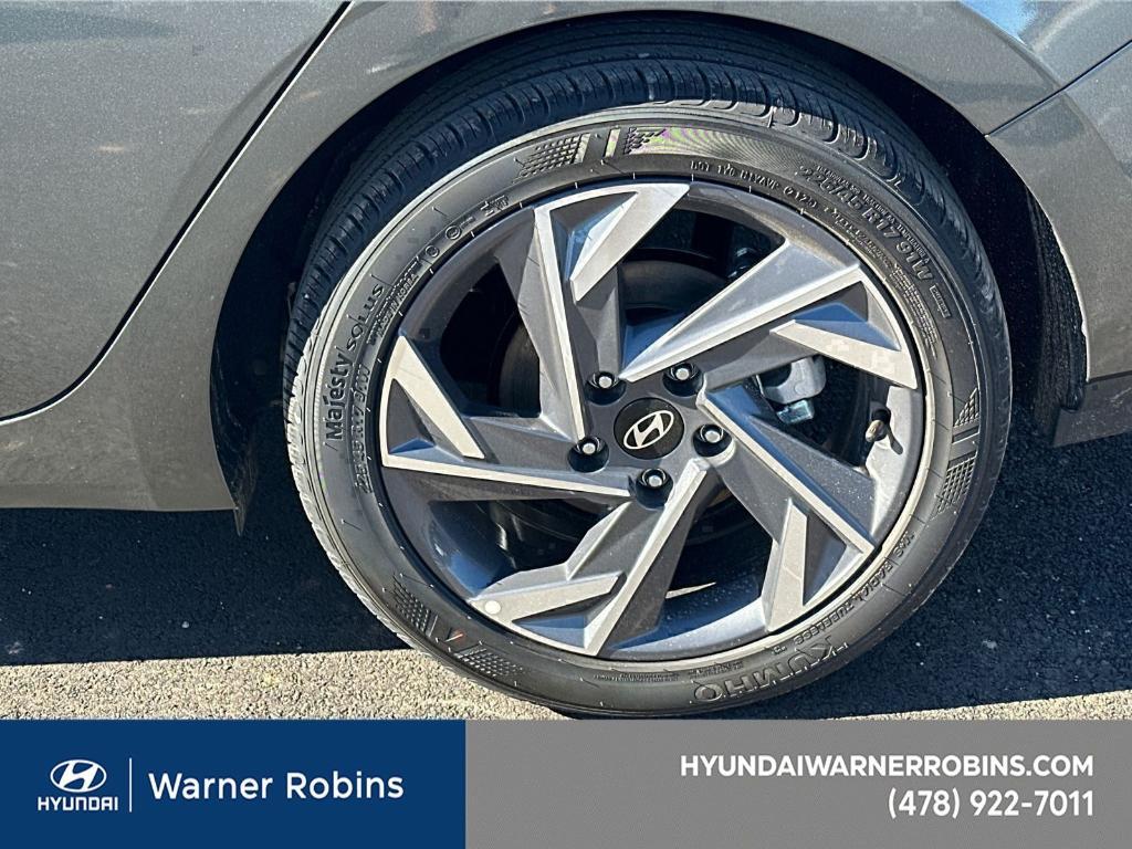 new 2025 Hyundai Elantra car, priced at $24,200